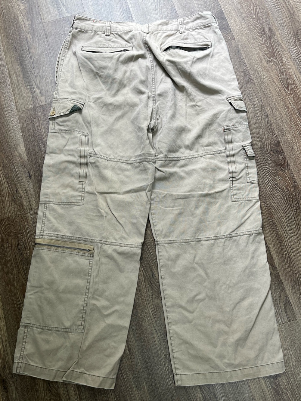Bugle Boy size 38 x 30 Beige Cargo Pants with Utility Pockets - Picture 4 of 4